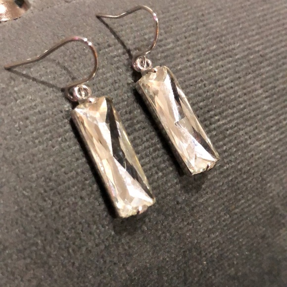 NWOT Rhinestone, crystal style earrings, vintage, beautiful rectangular shape - Picture 1 of 3